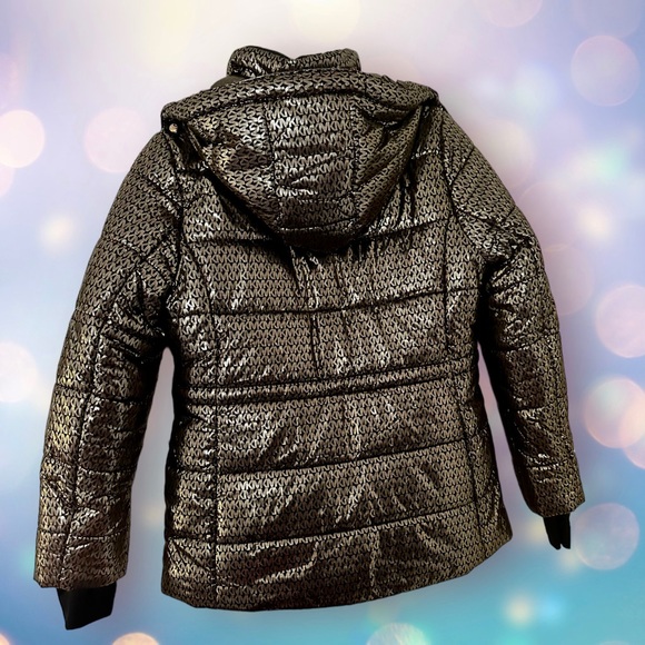 metallic finish repeat “MK” lettering, zip pockets snap-fastened hood - Picture 6 of 13